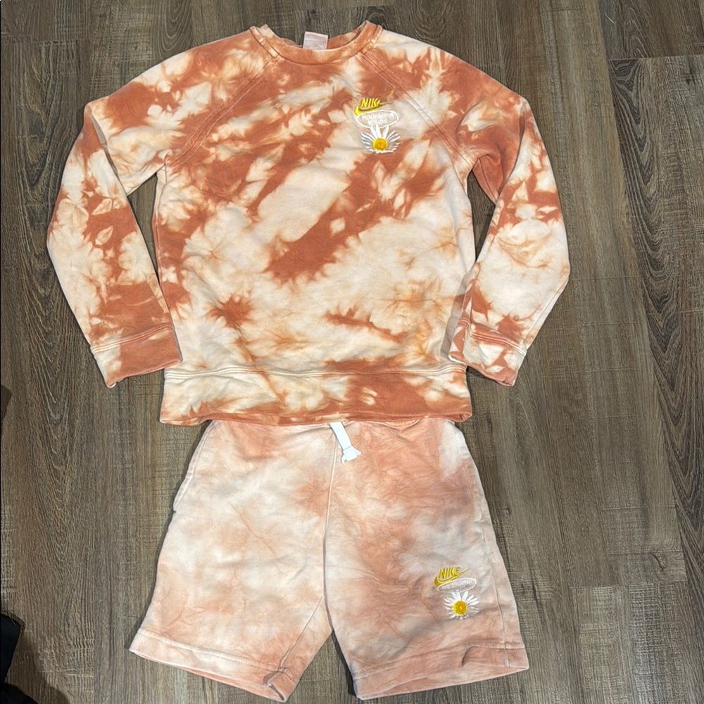 Nike Kids Tie-Dye Set in Orange and White